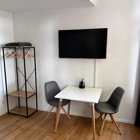 הוקנהיים Zentrales Apartment Mit Parkplatz מראה חיצוני תמונה