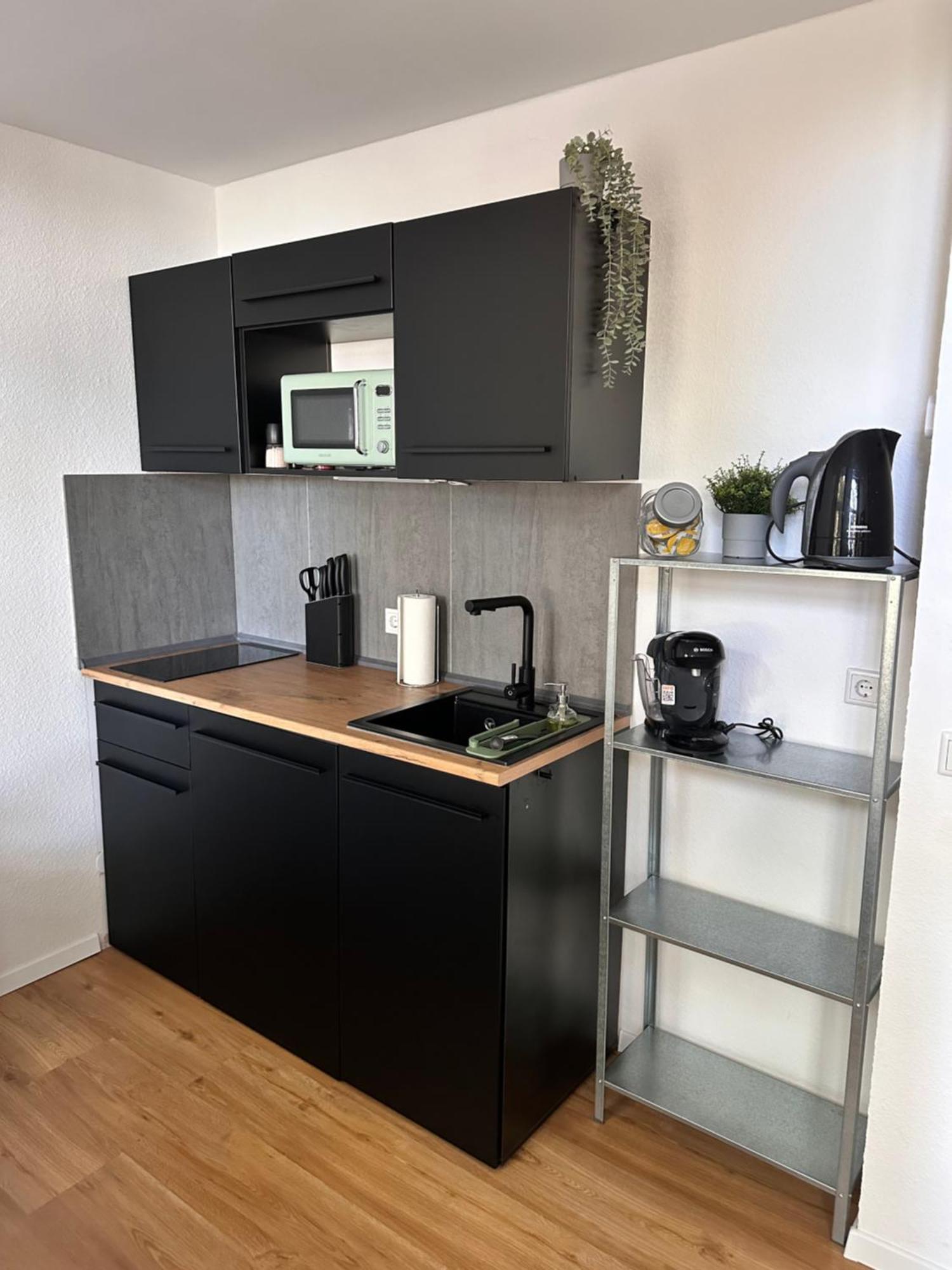 הוקנהיים Zentrales Apartment Mit Parkplatz מראה חיצוני תמונה